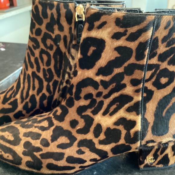 Ralph Lauren ankle boots NWOT - Picture 2 of 5